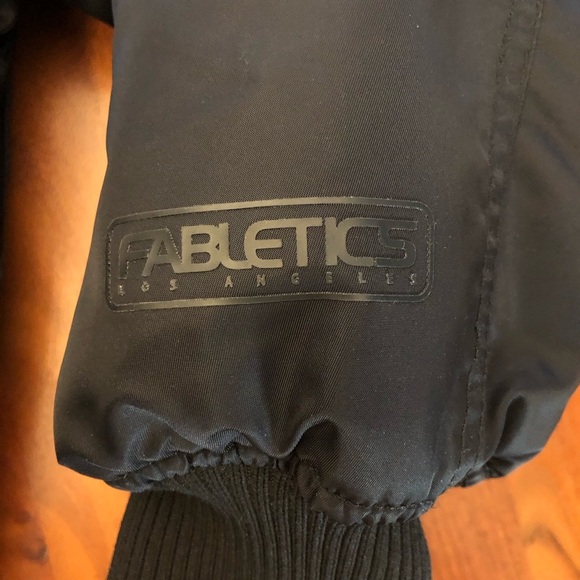 Fabletics Bomber Winter Coat Black Lightweight Oversized Short Puffer Jacket. - Picture 10 of 16